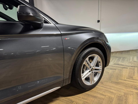 Audi Q5 55 TFSI e S edition Competition S-LINE PANO KEYLESS CAM