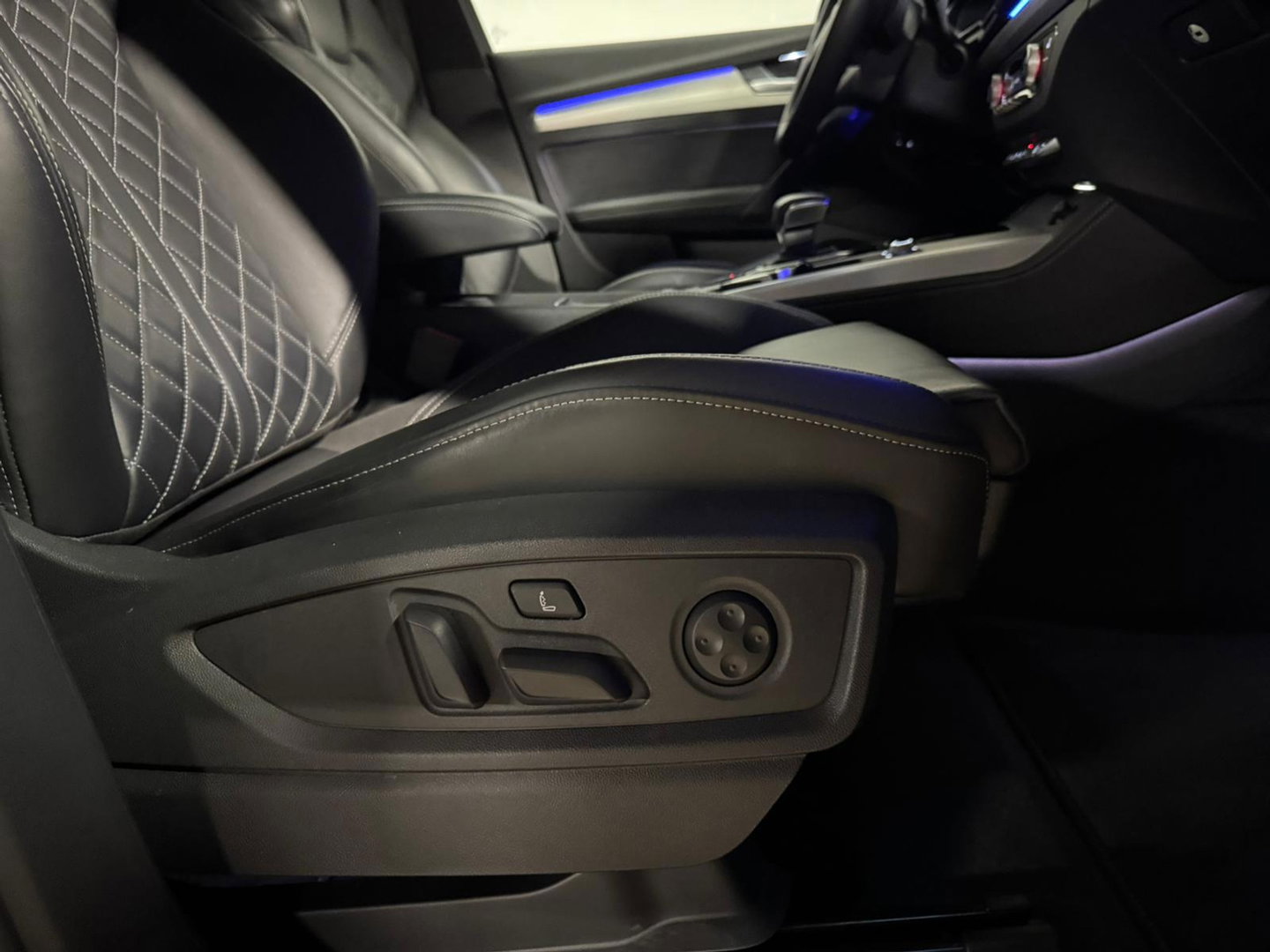 Audi Q5 55 TFSI e S edition Competition S-LINE PANO KEYLESS CAM