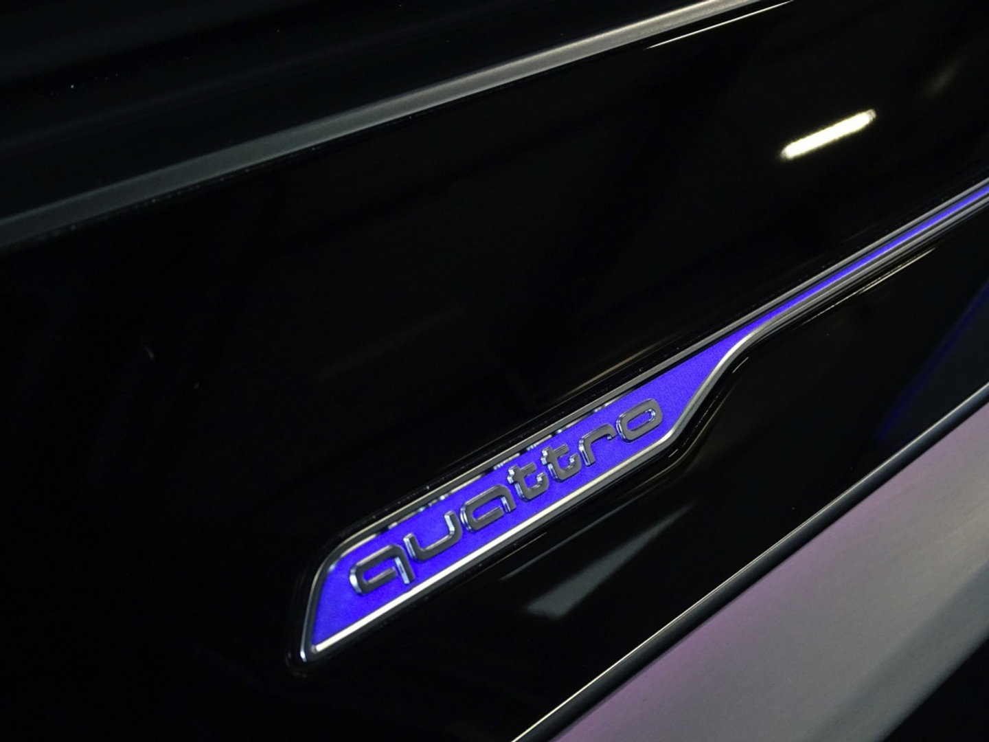 Audi Q7 55 TFSie 381PK Quattro S-Edition / Laser / B&O / 22" / Massage