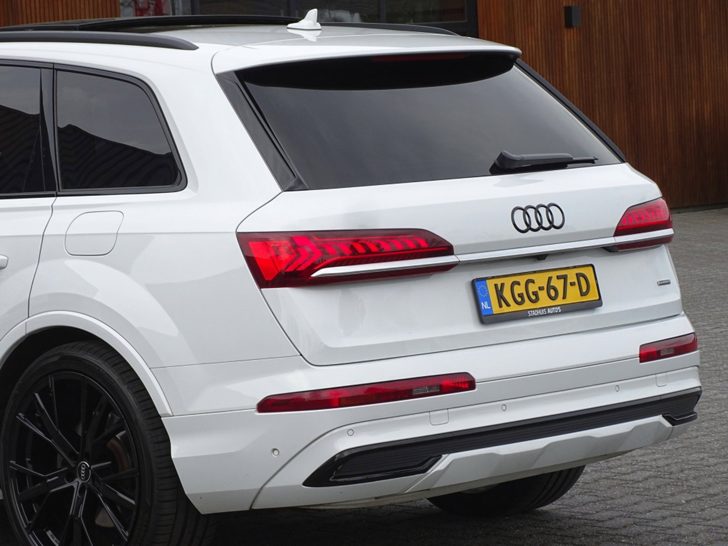 Audi Q7 55 TFSie 381PK Quattro S-Edition / Laser / B&O / 22" / Massage