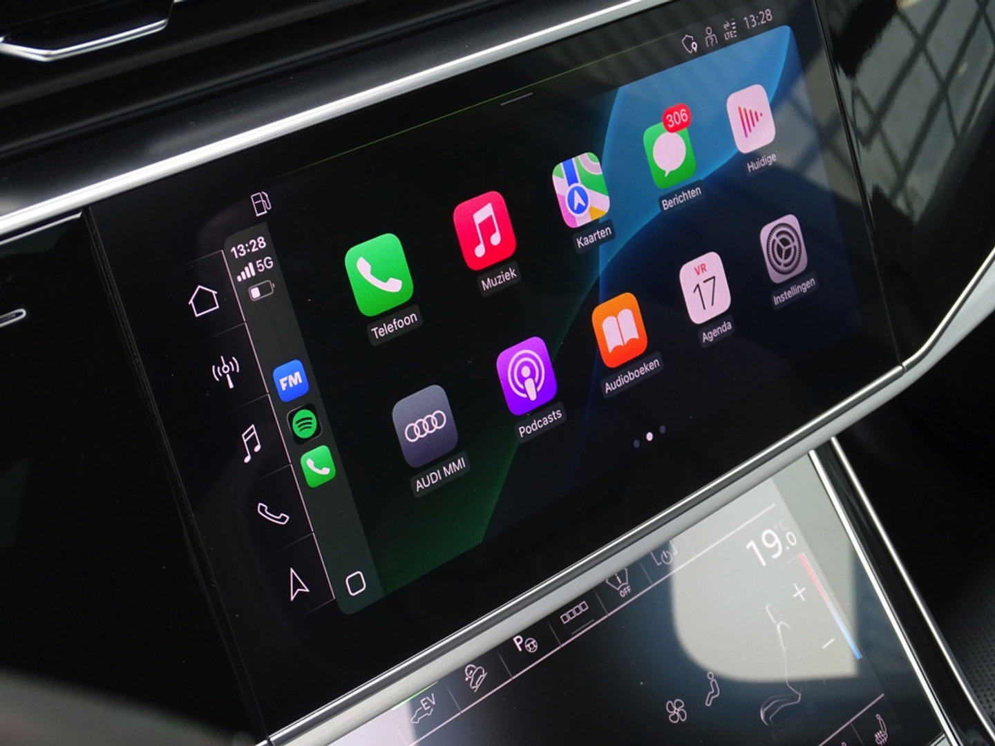 Audi Q7 55 TFSie 381PK Quattro S-Edition / Laser / B&O / 22" / Massage