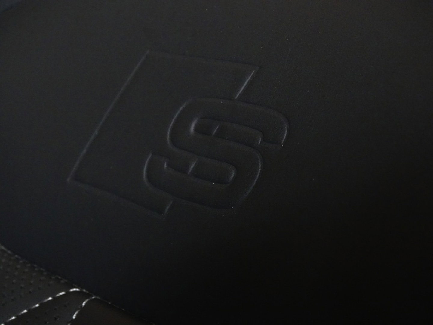 Audi Q7 55 TFSie 381PK Quattro S-Edition / Laser / B&O / 22" / Massage