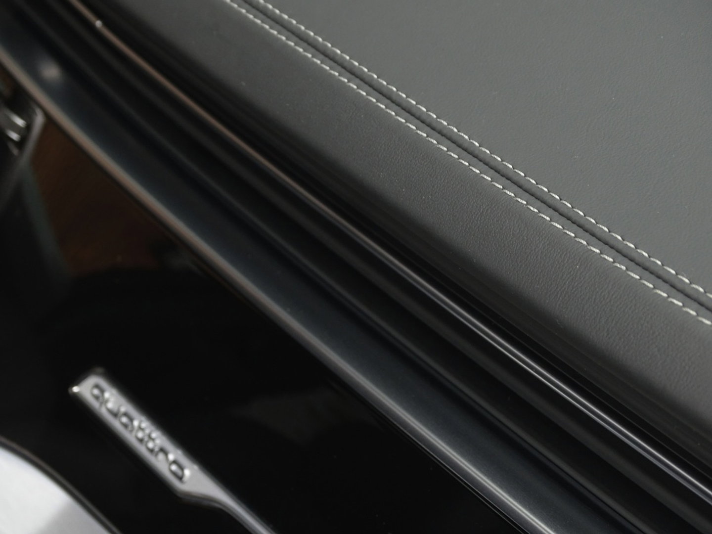 Audi Q7 55 TFSie 381PK Quattro S-Edition / Laser / B&O / 22" / Massage