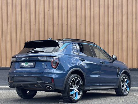 Lynk & Co 01 1.5 | Black Pakket | Nieuw! | Trekhaak | Panoramadak | 360° graden camera | Adaptive Cruise Control | Keyless | Elektrische Bestuurdersstoel + Geheugen | Parkeersensoren | Apple Carplay | Android