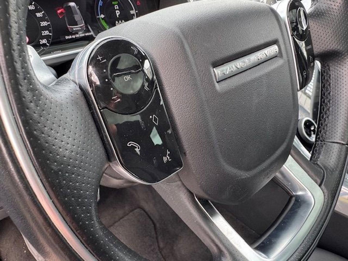 Land Rover Range Rover Sport 2.0 P400e HSE Dynamic SVO Grey Airco/ECC,Leder,Navi,Pano Geheel dealeronderhouden