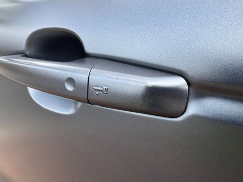 Land Rover Range Rover Sport 2.0 P400e HSE Dynamic SVO Grey Airco/ECC,Leder,Navi,Pano Geheel dealeronderhouden