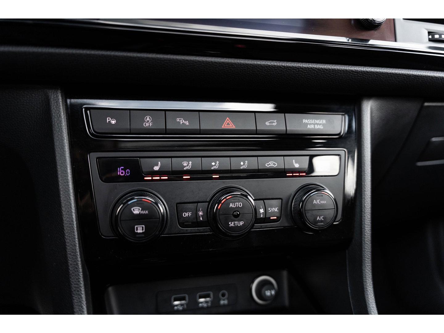 CUPRA Ateca 2.0 TSI 4DRIVE PANO BEATS TREKHAAK 360 CAMERA