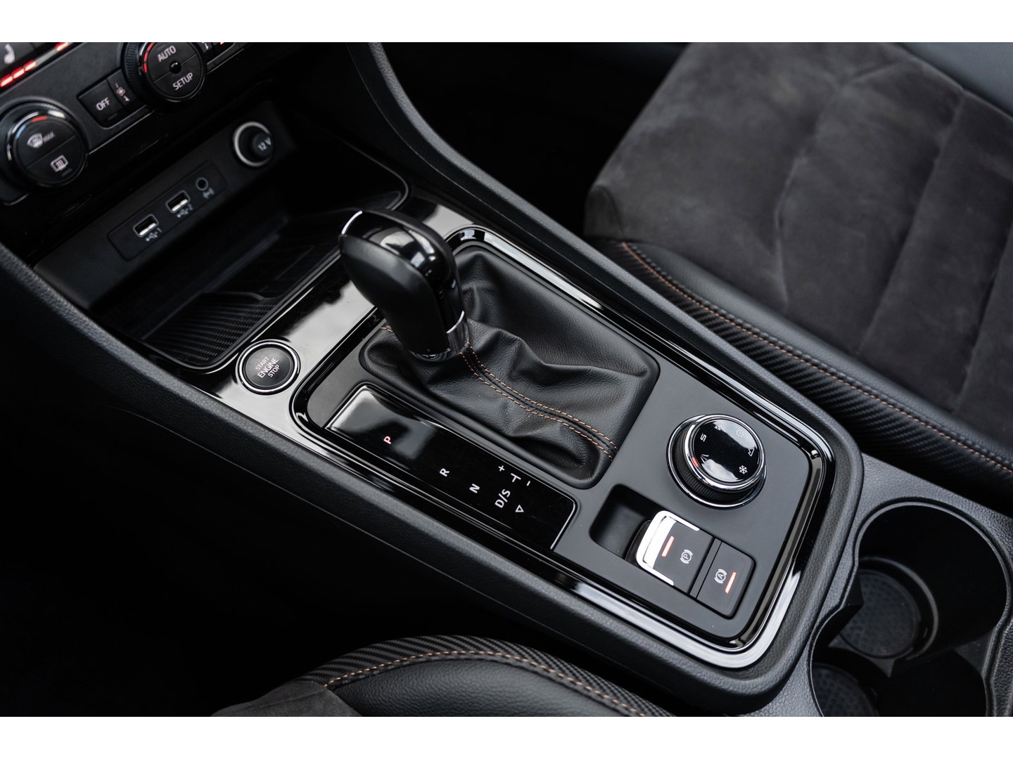 CUPRA Ateca 2.0 TSI 4DRIVE PANO BEATS TREKHAAK 360 CAMERA