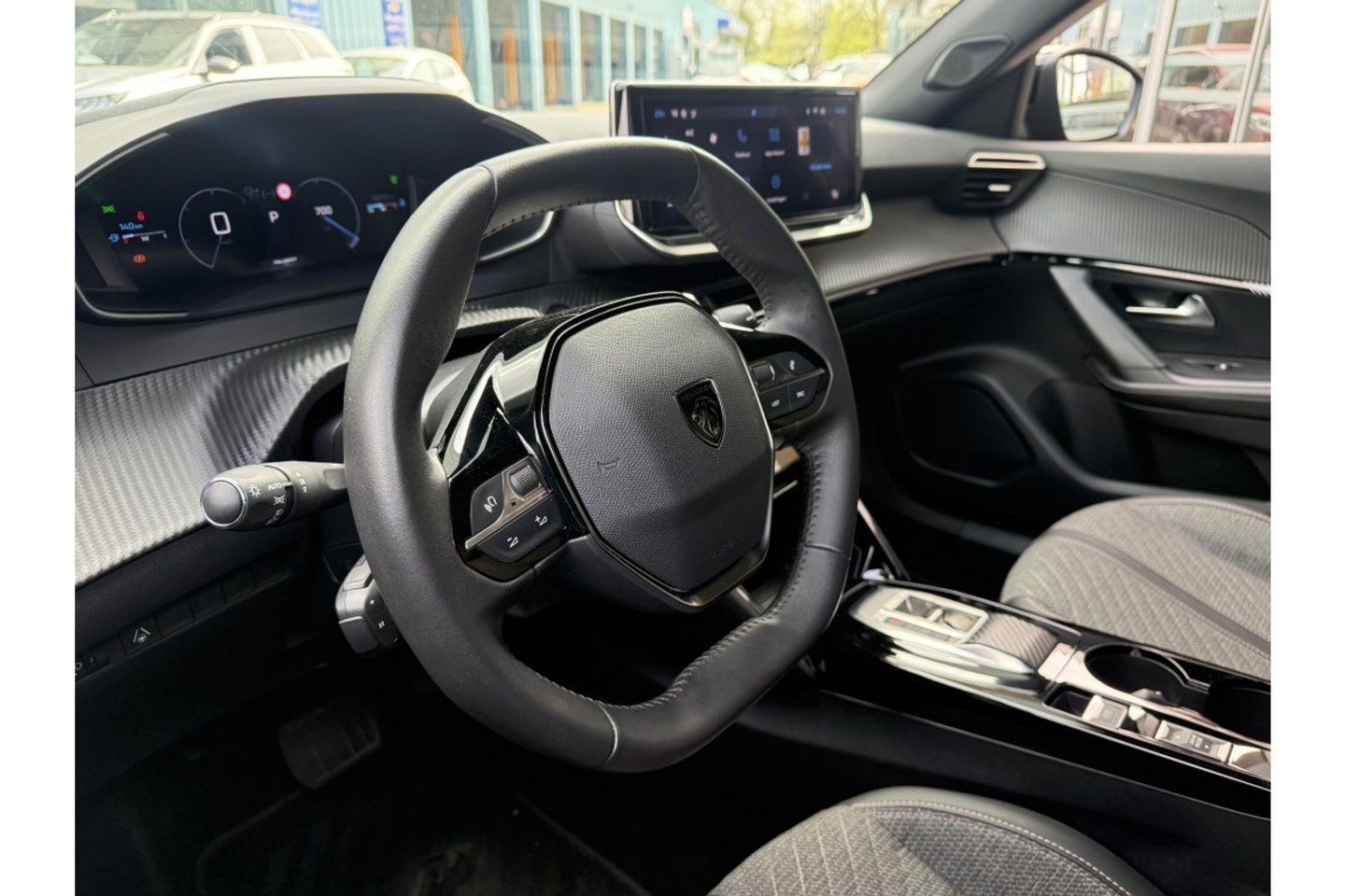 Peugeot 2008 1.2 PURETECH ALLUREPACK AUTOMAAT 130PK AIRCO NAVI CLIMA PDC-CAMERA I-TOGGLE.