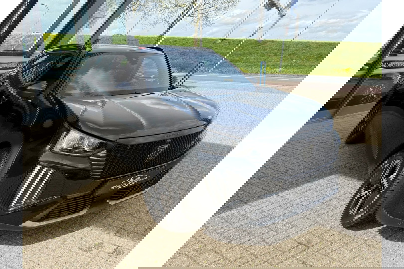 Peugeot 2008 1.2 PURETECH ALLUREPACK AUTOMAAT 130PK AIRCO NAVI CLIMA PDC-CAMERA I-TOGGLE.