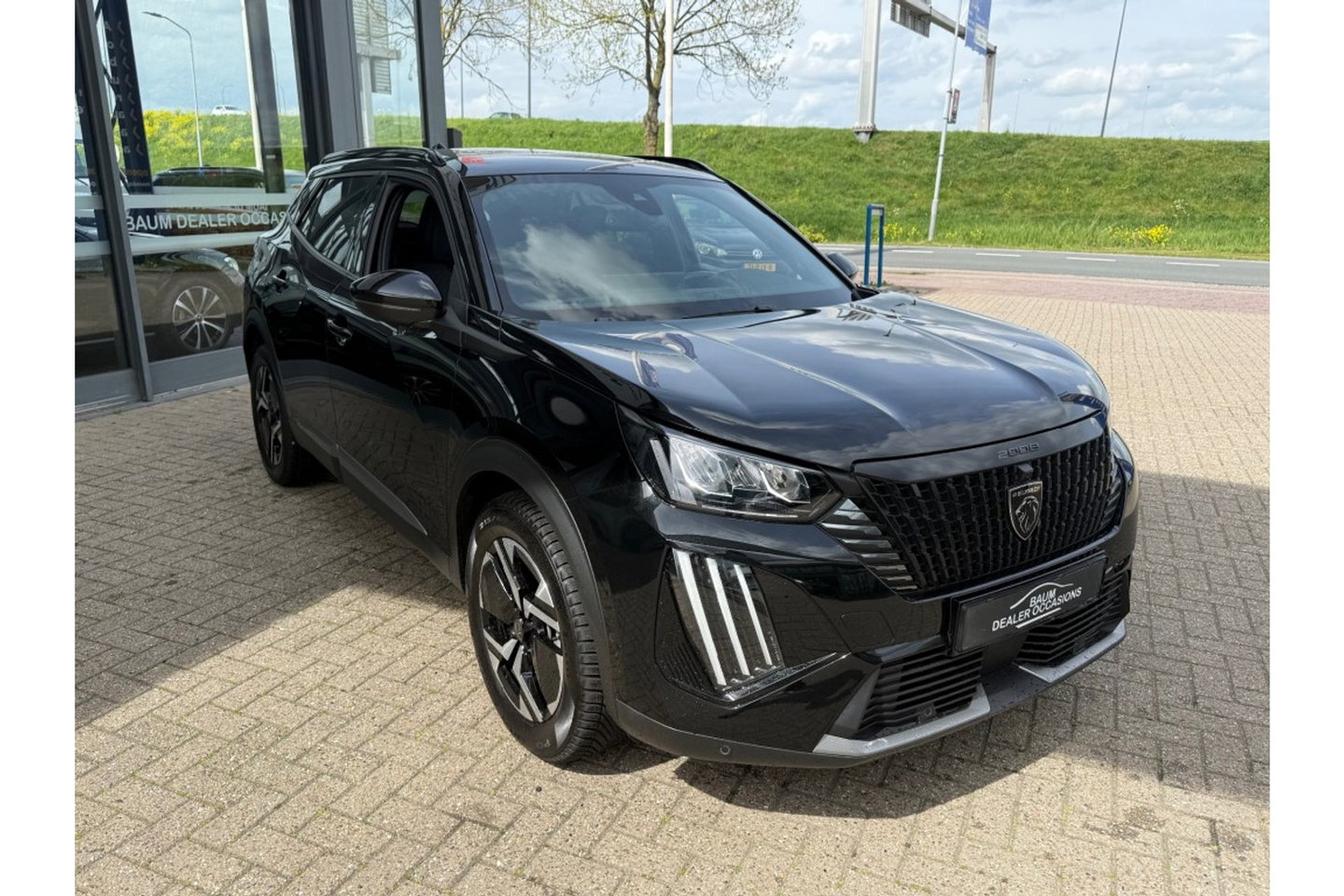 Peugeot 2008 1.2 PURETECH ALLUREPACK AUTOMAAT 130PK AIRCO NAVI CLIMA PDC-CAMERA I-TOGGLE.