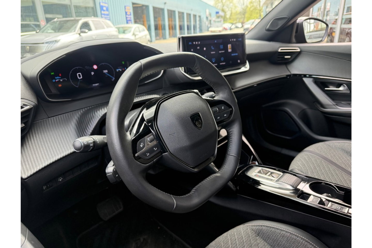 Peugeot 2008 1.2 PURETECH ALLUREPACK AUTOMAAT 130PK AIRCO NAVI CLIMA PDC-CAMERA I-TOGGLE.