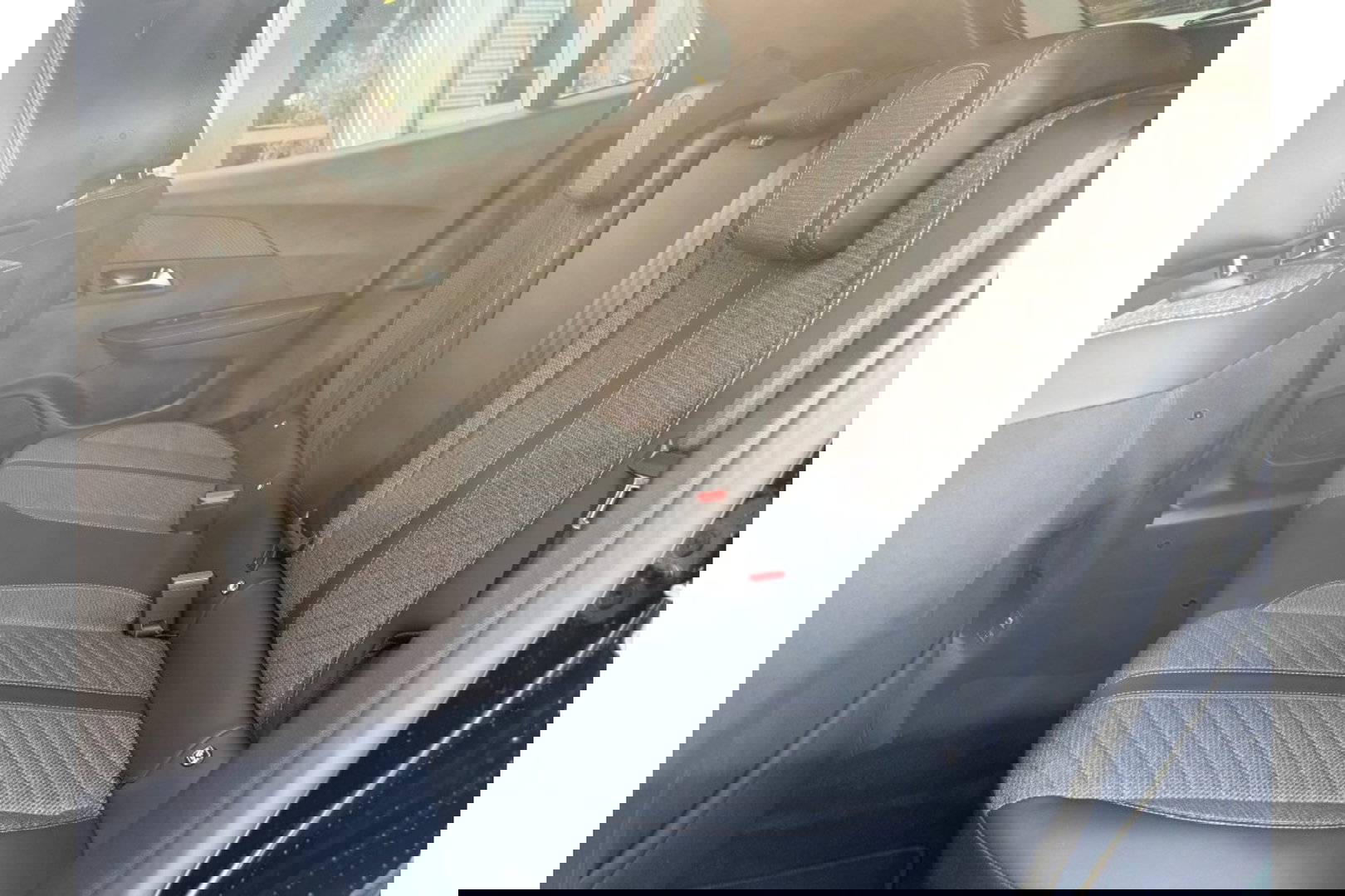 Peugeot 2008 1.2 PURETECH ALLUREPACK AUTOMAAT 130PK AIRCO NAVI CLIMA PDC-CAMERA I-TOGGLE.