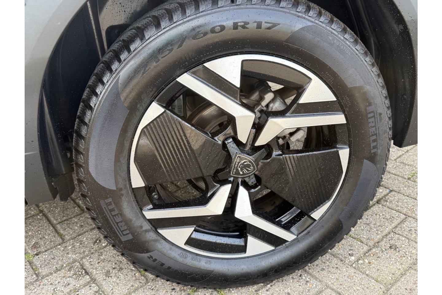 Peugeot 2008 1.2 PURETECH ALLUREPACK AUTOMAAT 130PK AIRCO NAVI CLIMA PDC-CAMERA I-TOGGLE.