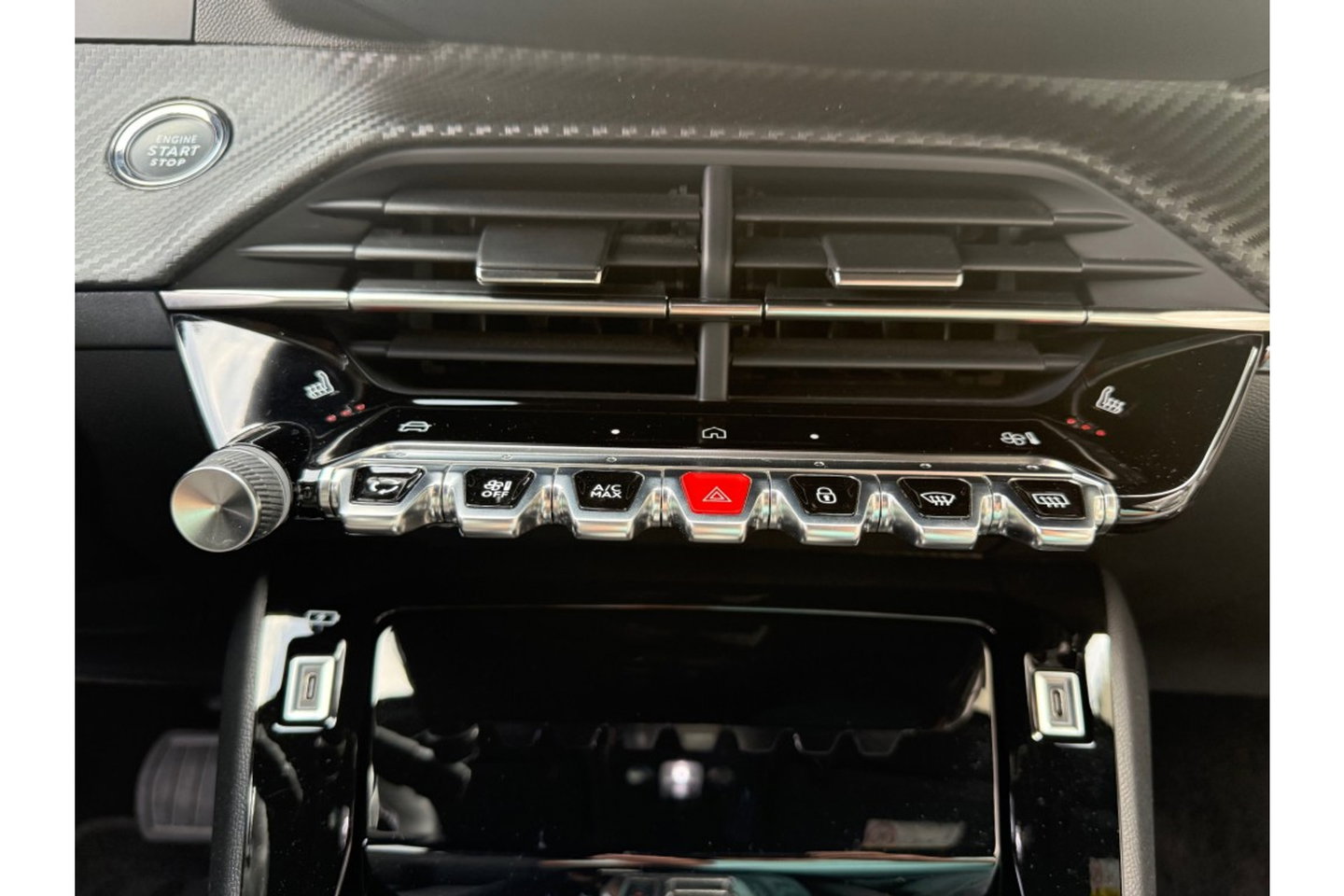 Peugeot 2008 1.2 PURETECH ALLUREPACK AUTOMAAT 130PK AIRCO NAVI CLIMA PDC-CAMERA I-TOGGLE.