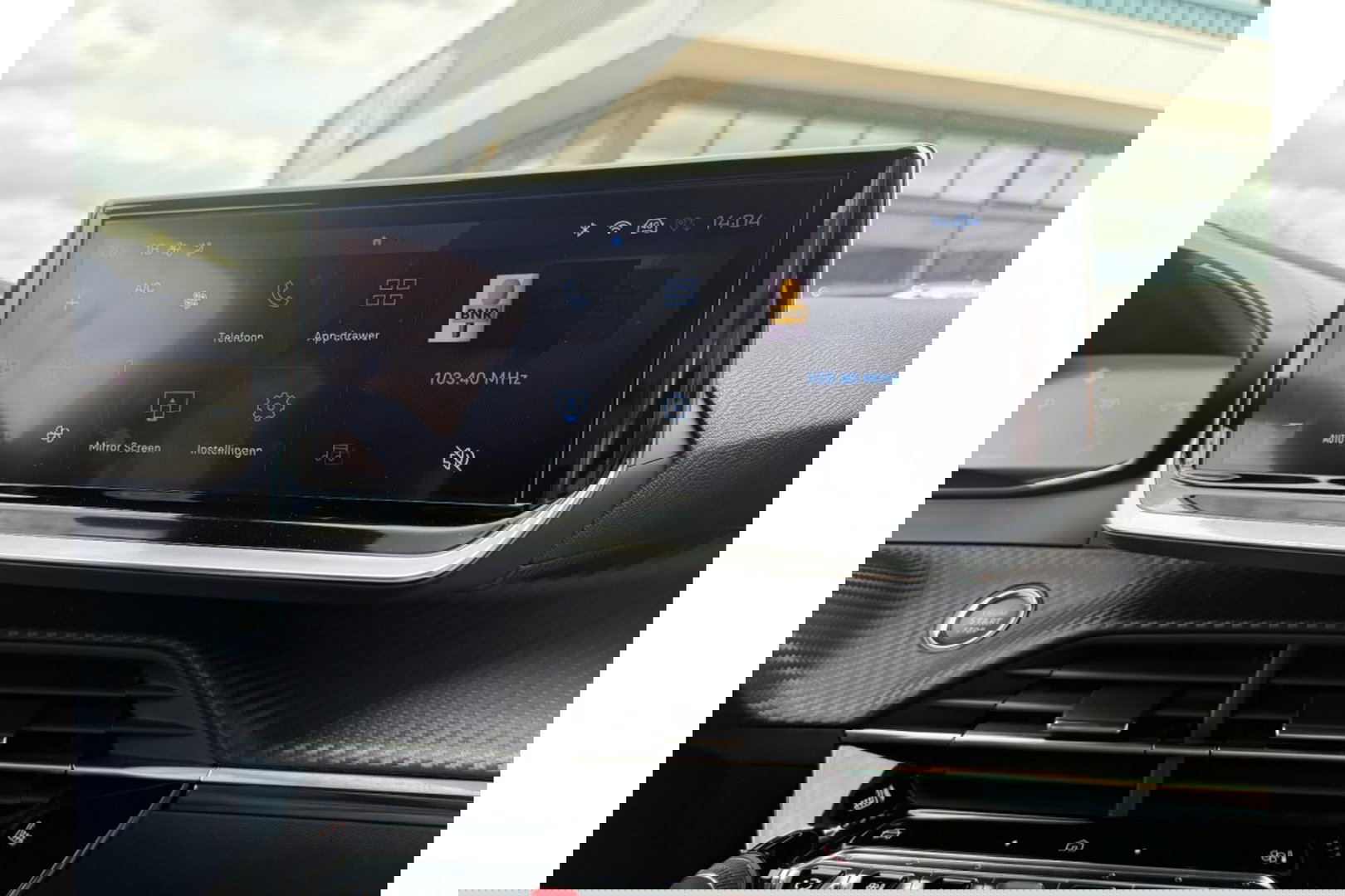 Peugeot 2008 1.2 PURETECH ALLUREPACK AUTOMAAT 130PK AIRCO NAVI CLIMA PDC-CAMERA I-TOGGLE.