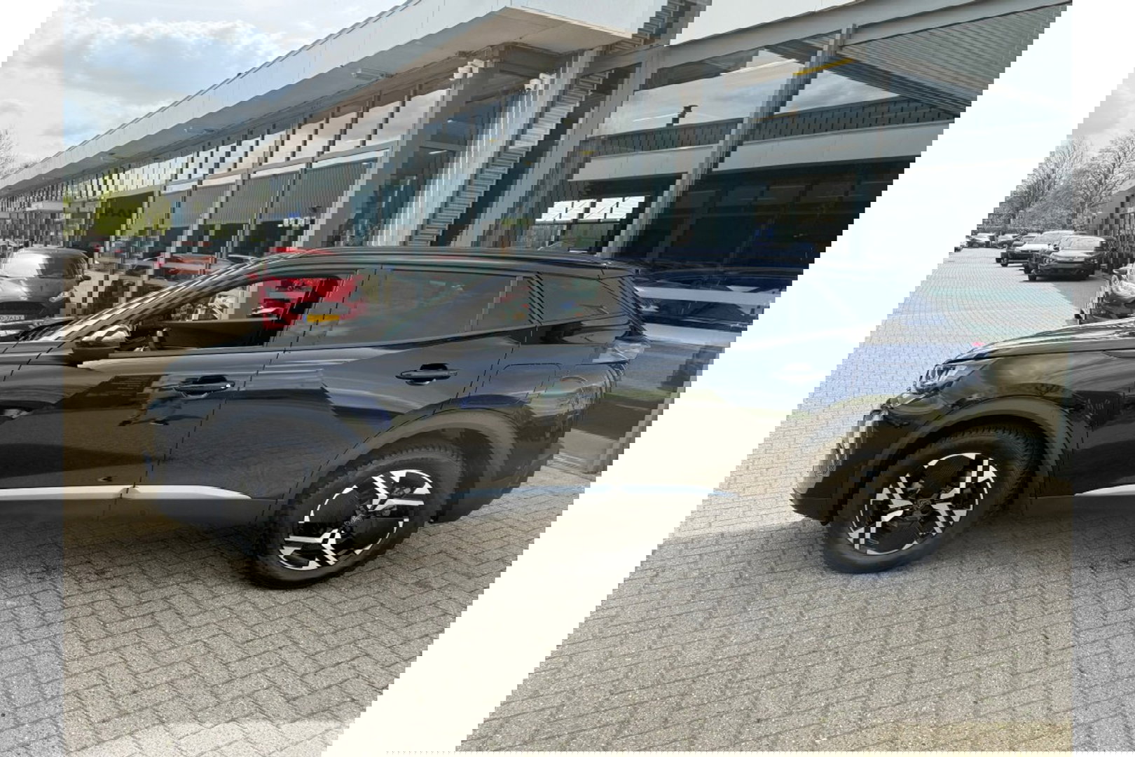 Peugeot 2008 1.2 PURETECH ALLUREPACK AUTOMAAT 130PK AIRCO NAVI CLIMA PDC-CAMERA I-TOGGLE.