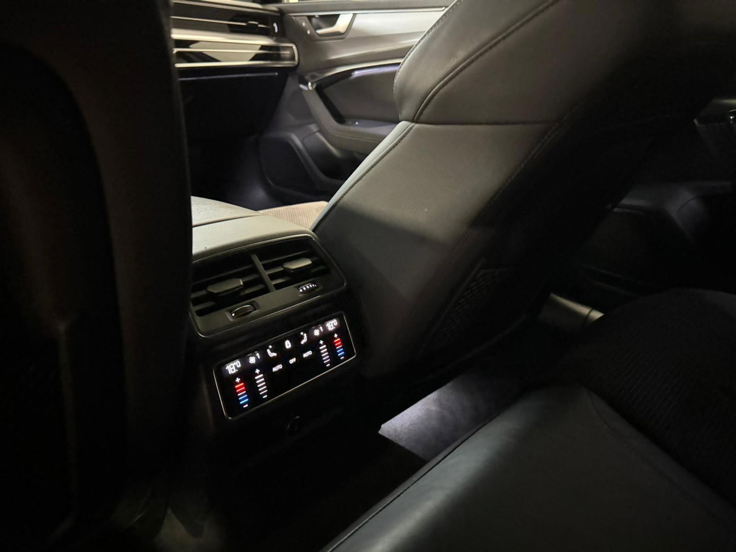 Audi A6 Avant 55 TFSI e quattro Competition PANO KEYLESS CAM