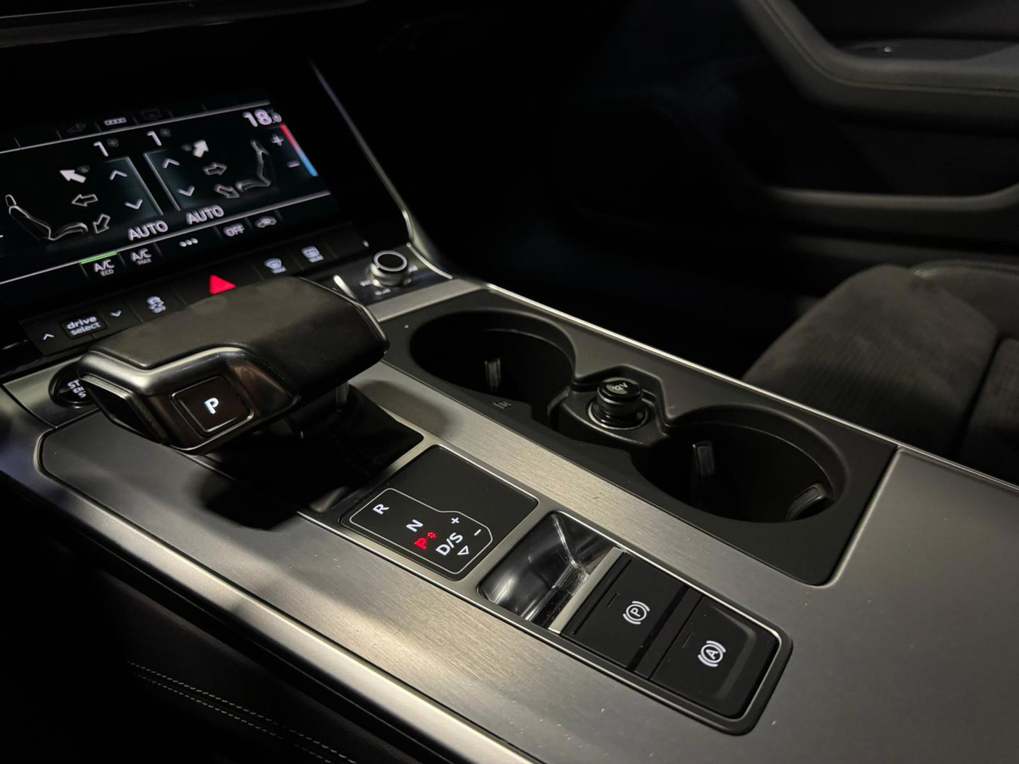 Audi A6 Avant 55 TFSI e quattro Competition PANO KEYLESS CAM