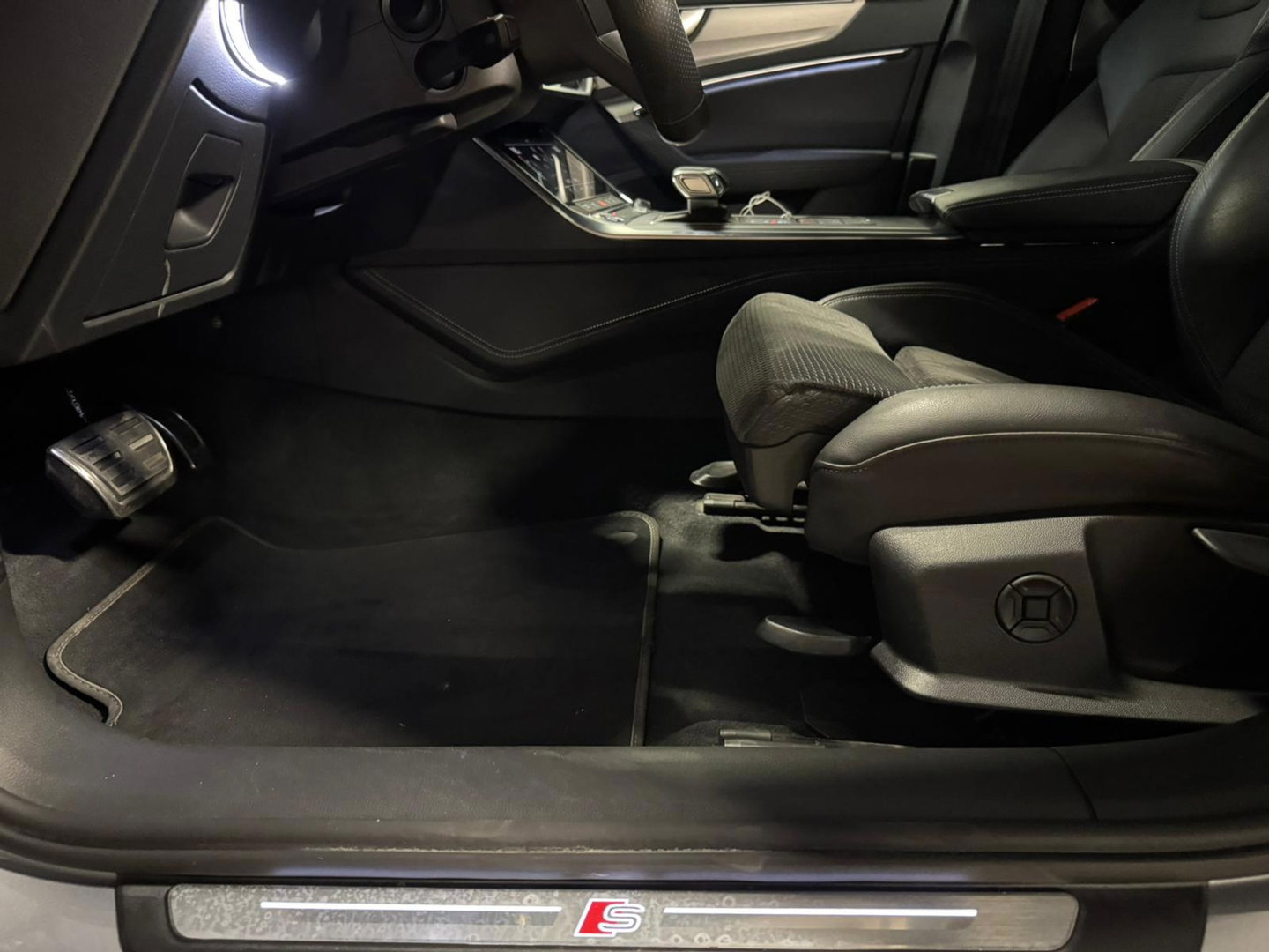 Audi A6 Avant 55 TFSI e quattro Competition PANO KEYLESS CAM