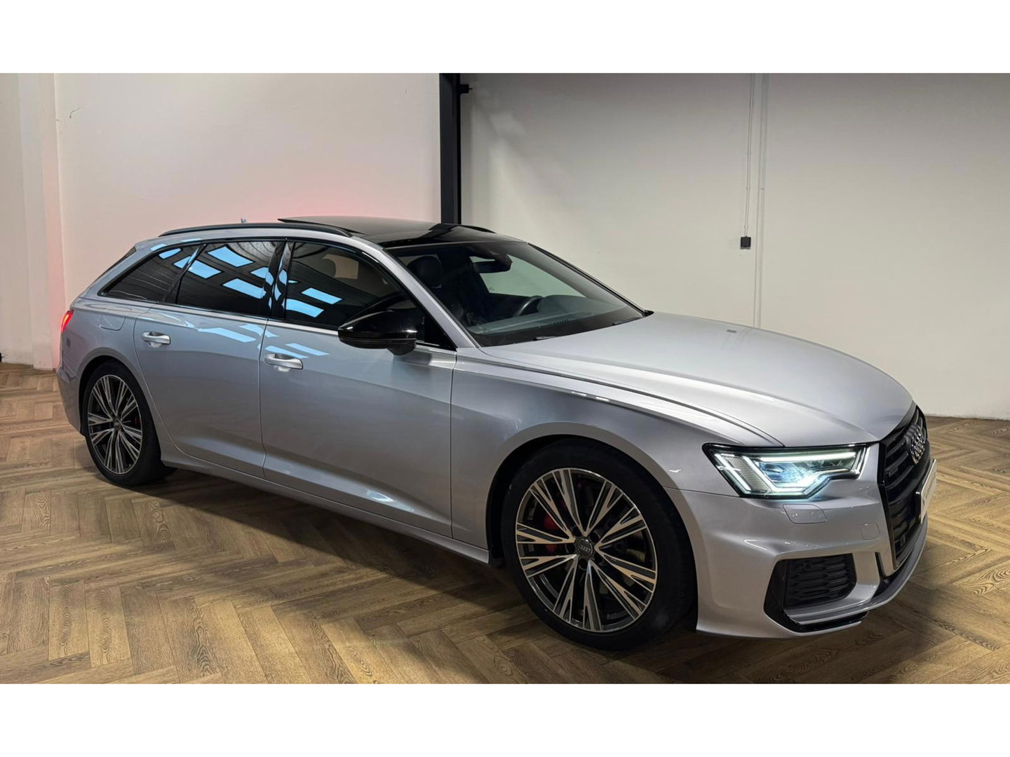 Audi A6 Avant 55 TFSI e quattro Competition PANO KEYLESS CAM