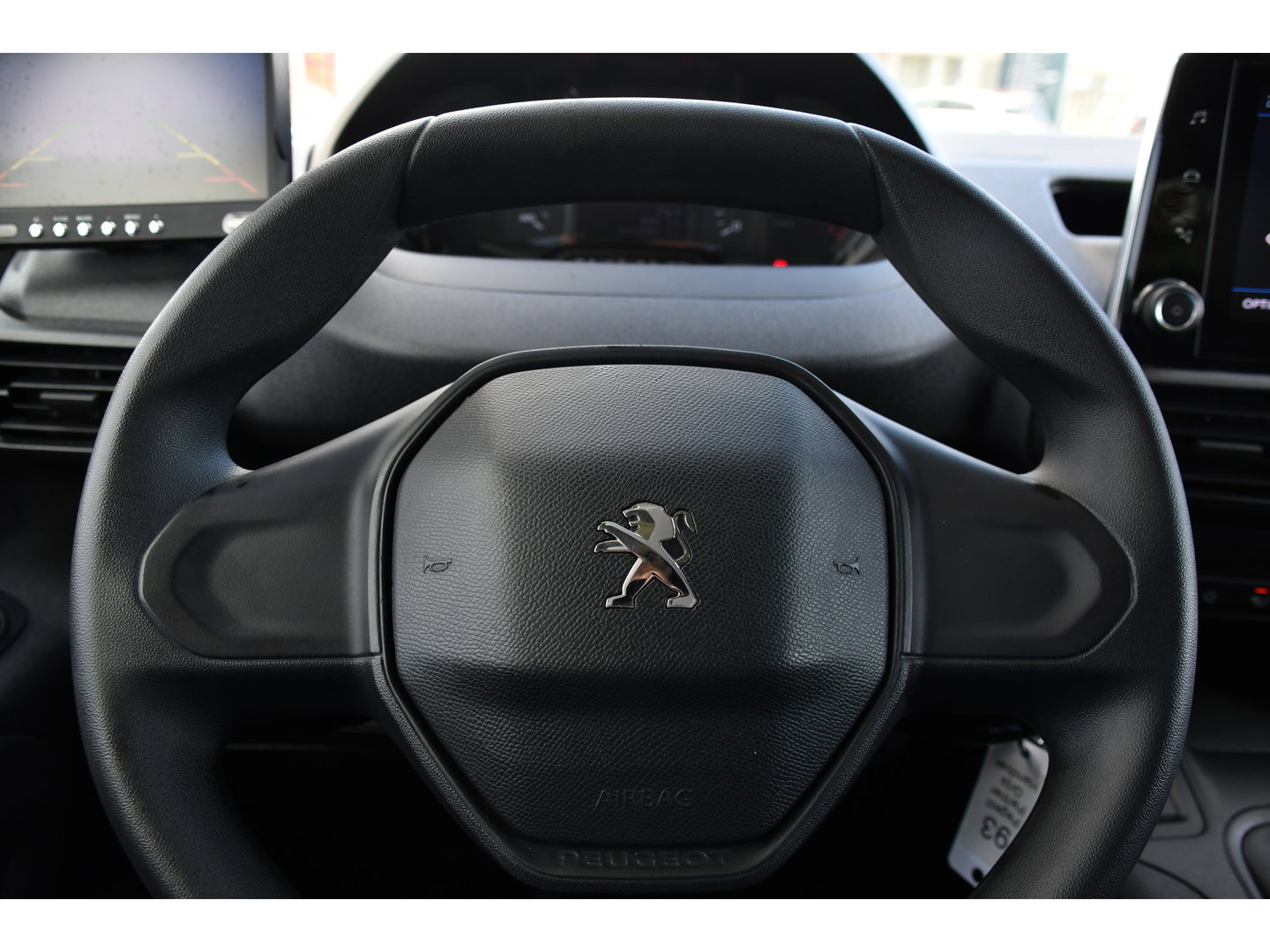 Peugeot Partner 1.5 BlueHDI PB Edition Camera, Cruise, Carplay, Multimedia, Sensoren, Airco, Uniek!
