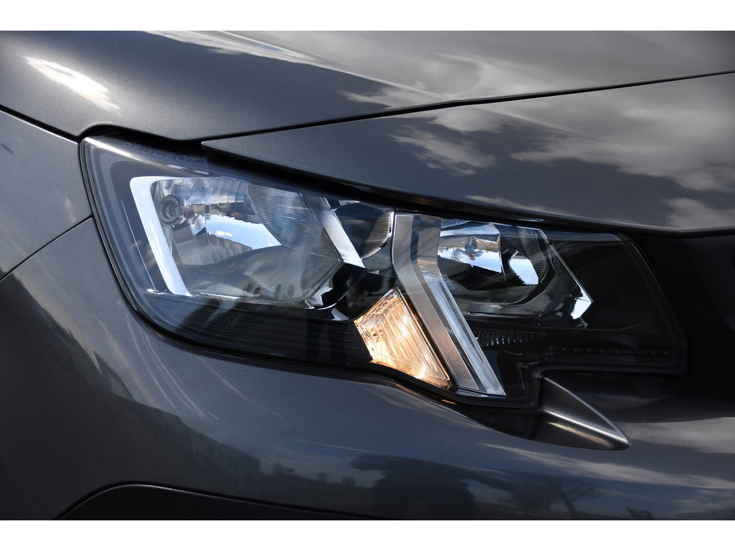 Peugeot Partner 1.5 BlueHDI PB Edition Camera, Cruise, Carplay, Multimedia, Sensoren, Airco, Uniek!