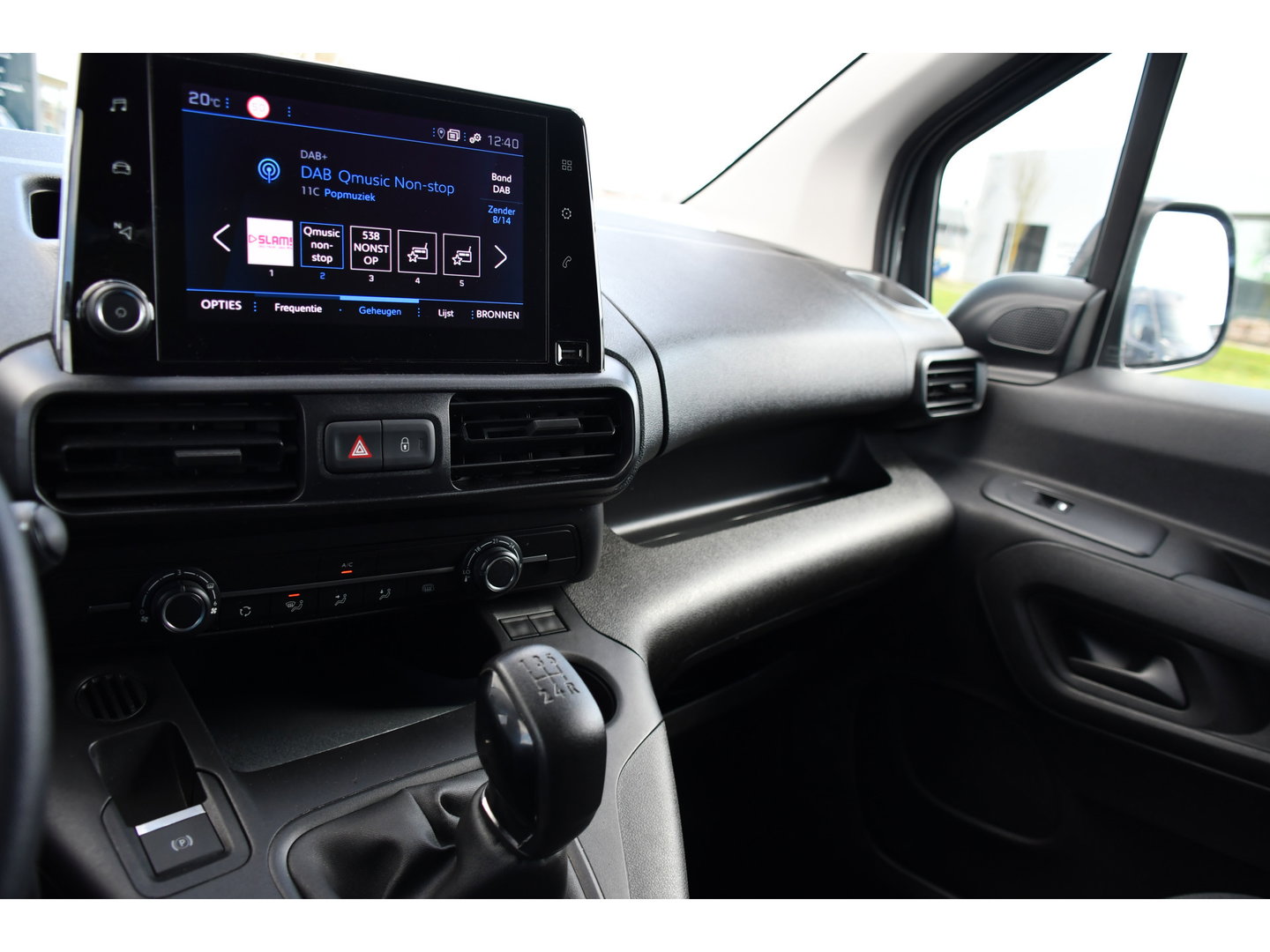 Peugeot Partner 1.5 BlueHDI PB Edition Camera, Cruise, Carplay, Multimedia, Sensoren, Airco, Uniek!