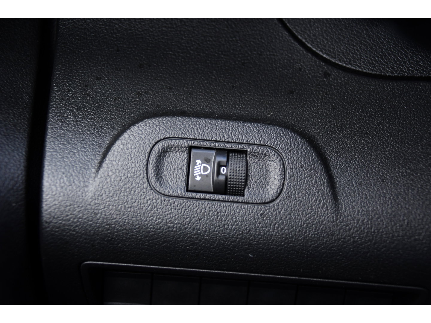 Peugeot Partner 1.5 BlueHDI PB Edition Camera, Cruise, Carplay, Multimedia, Sensoren, Airco, Uniek!