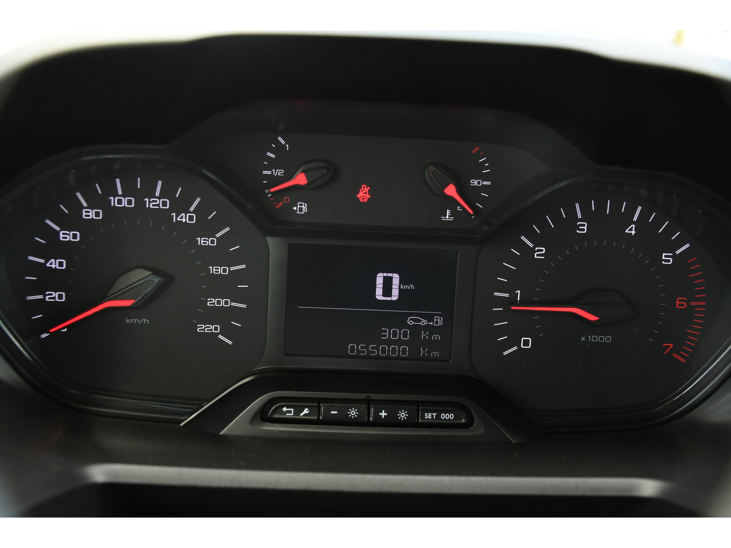 Peugeot Partner 1.5 BlueHDI PB Edition Camera, Cruise, Carplay, Multimedia, Sensoren, Airco, Uniek!