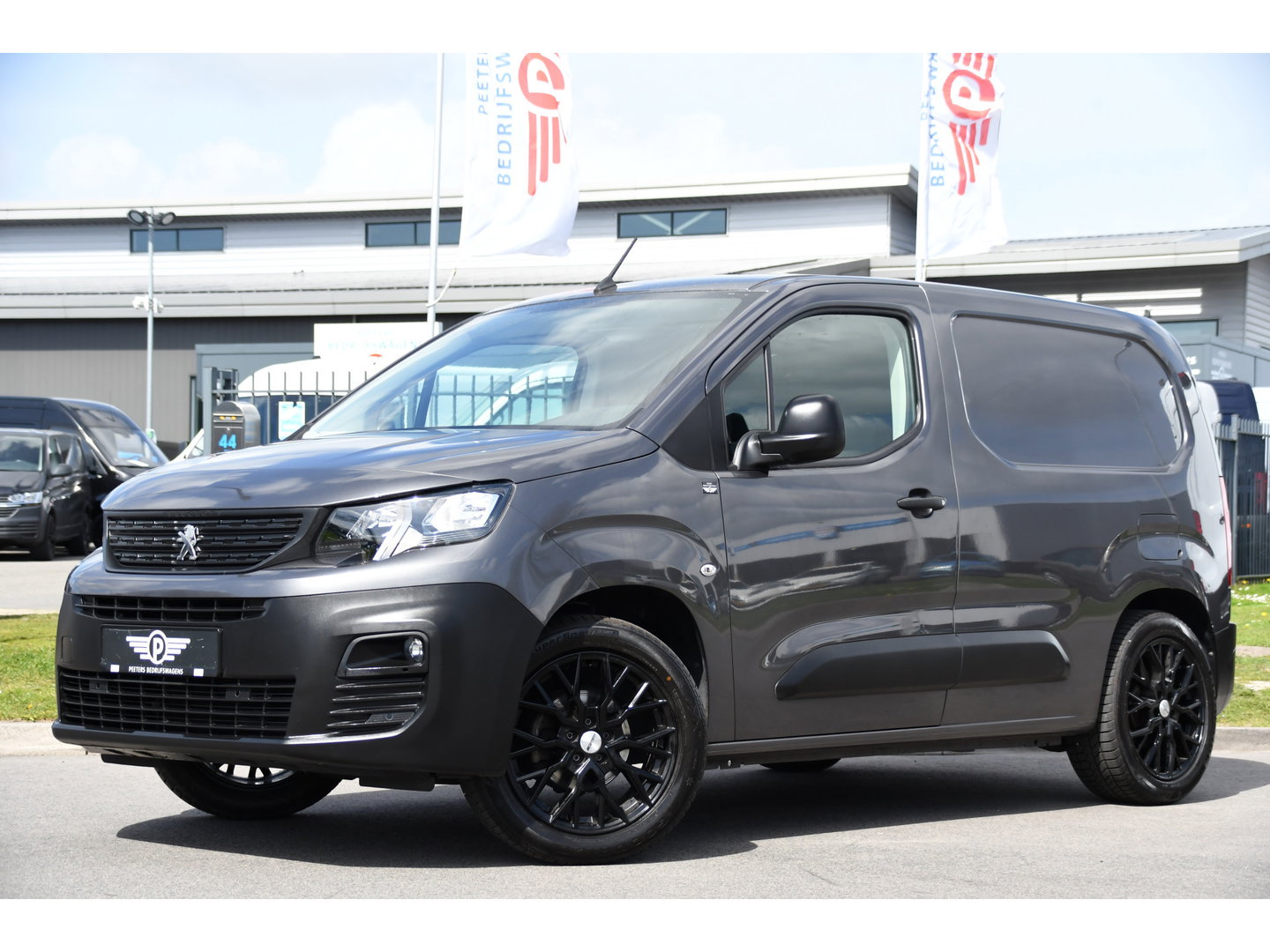 Peugeot Partner 1.5 BlueHDI PB Edition Camera, Cruise, Carplay, Multimedia, Sensoren, Airco, Uniek!