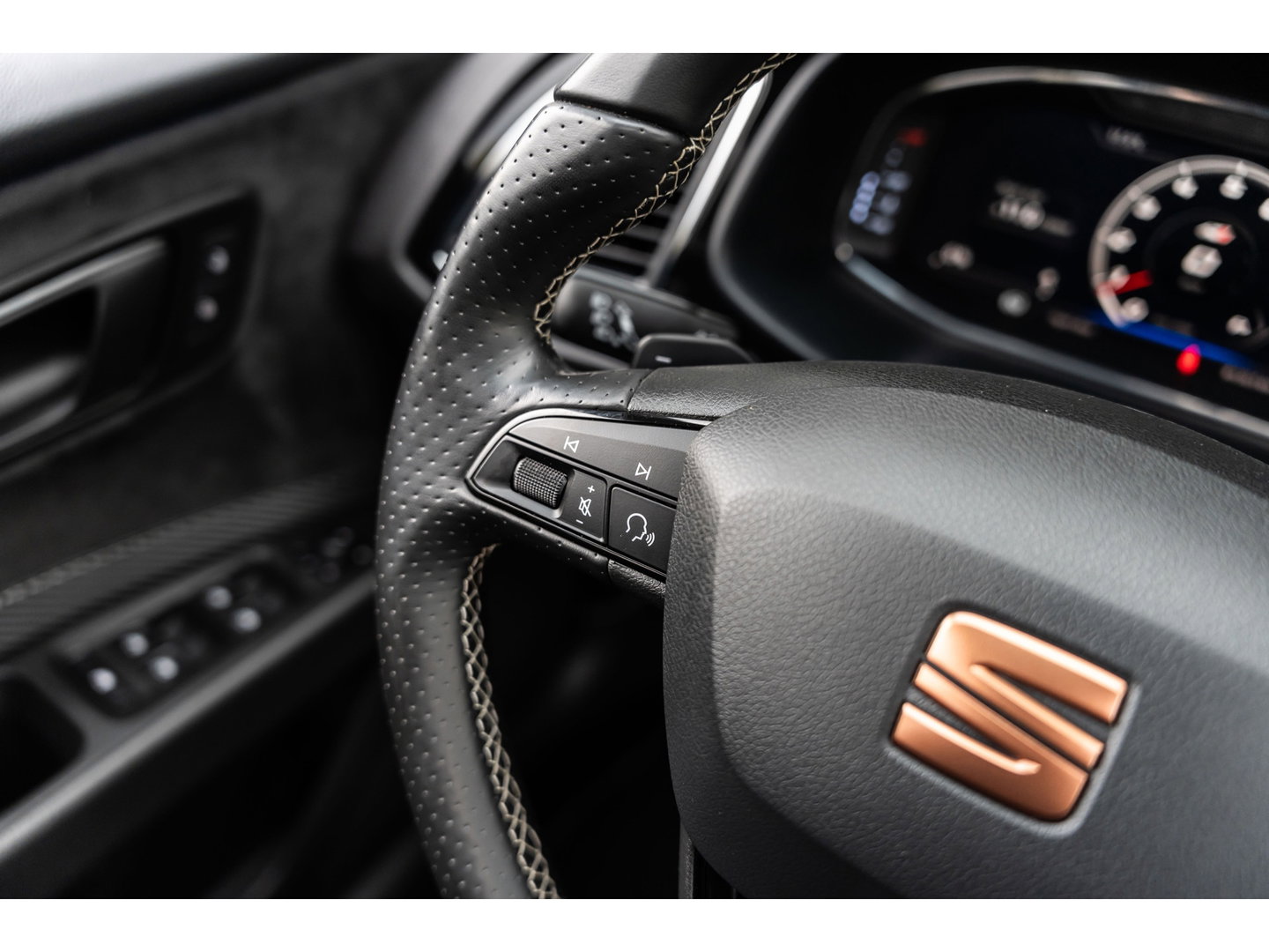 SEAT Leon ST 2.0 TSI CUPRA 4DRIVE PERFORMANCE PANO BREMBO