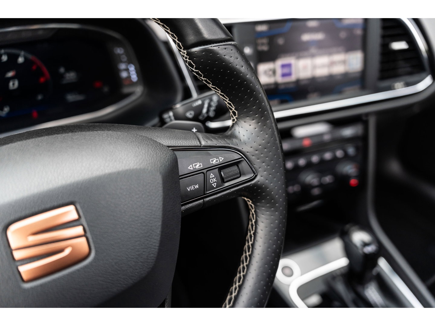 SEAT Leon ST 2.0 TSI CUPRA 4DRIVE PERFORMANCE PANO BREMBO