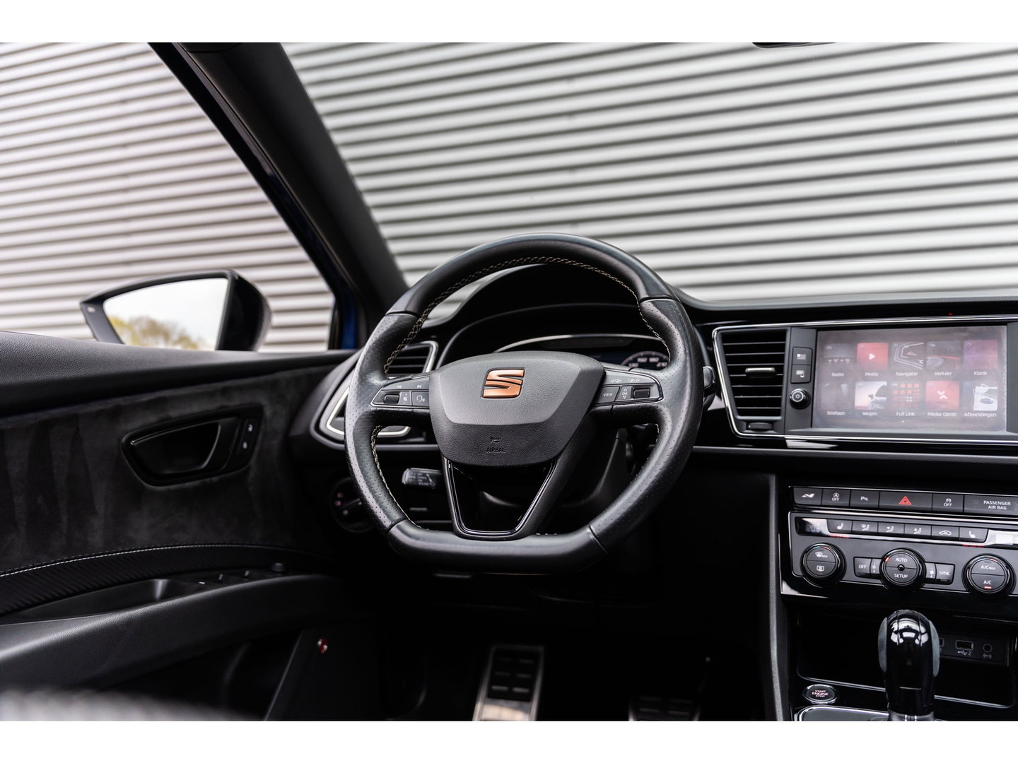 SEAT Leon ST 2.0 TSI CUPRA 4DRIVE PERFORMANCE PANO BREMBO