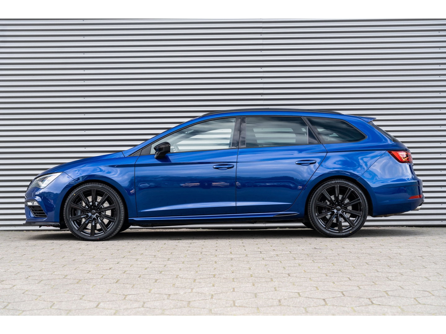 SEAT Leon ST 2.0 TSI CUPRA 4DRIVE PERFORMANCE PANO BREMBO