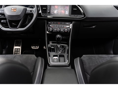 SEAT Leon ST 2.0 TSI CUPRA 4DRIVE PERFORMANCE PANO BREMBO