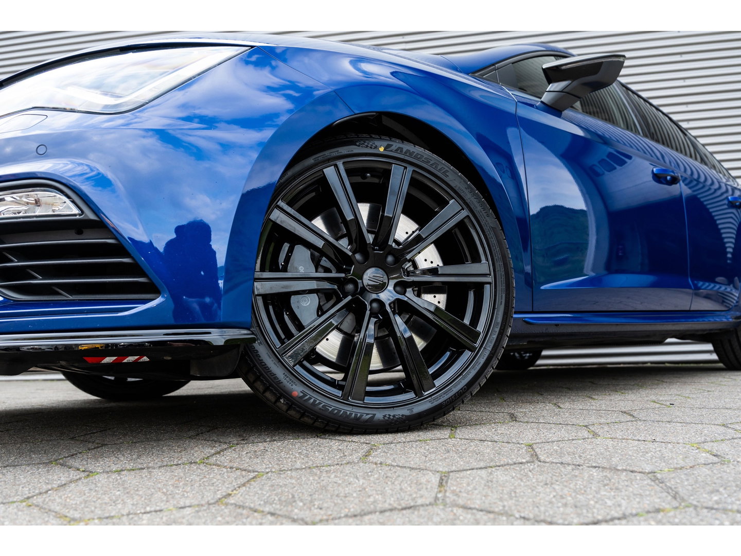 SEAT Leon ST 2.0 TSI CUPRA 4DRIVE PERFORMANCE PANO BREMBO