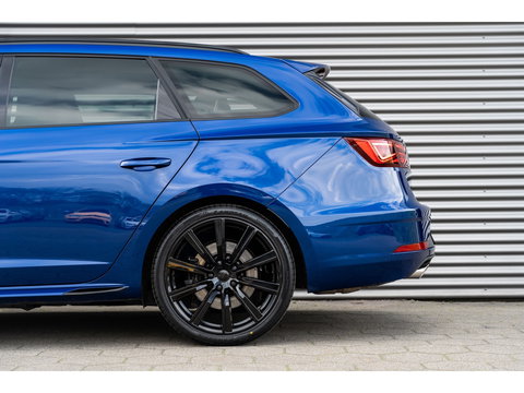 SEAT Leon ST 2.0 TSI CUPRA 4DRIVE PERFORMANCE PANO BREMBO