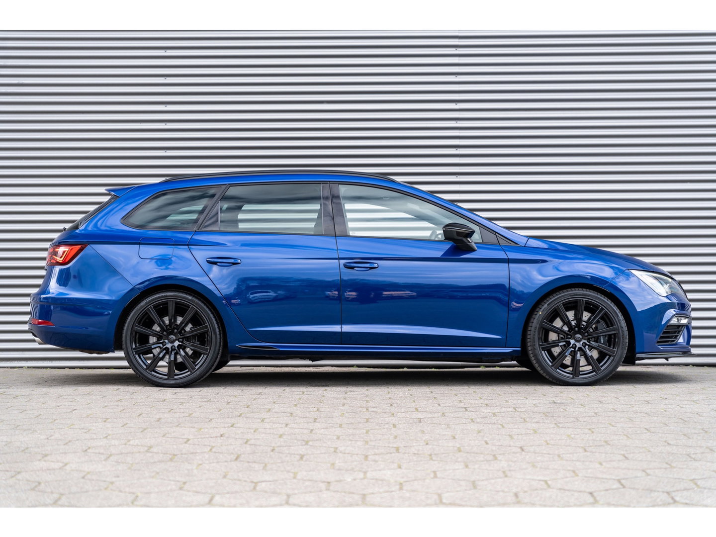 SEAT Leon ST 2.0 TSI CUPRA 4DRIVE PERFORMANCE PANO BREMBO