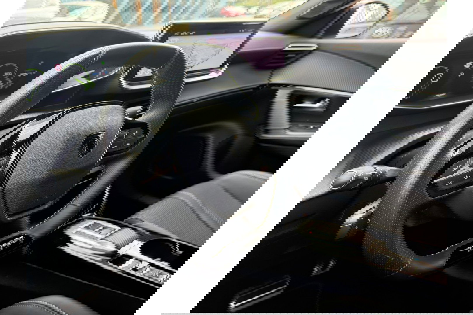 Peugeot 2008 1.2 PT GT-LINE 130PK AUTOMAAT LMV NAVI PDC-CAMERA