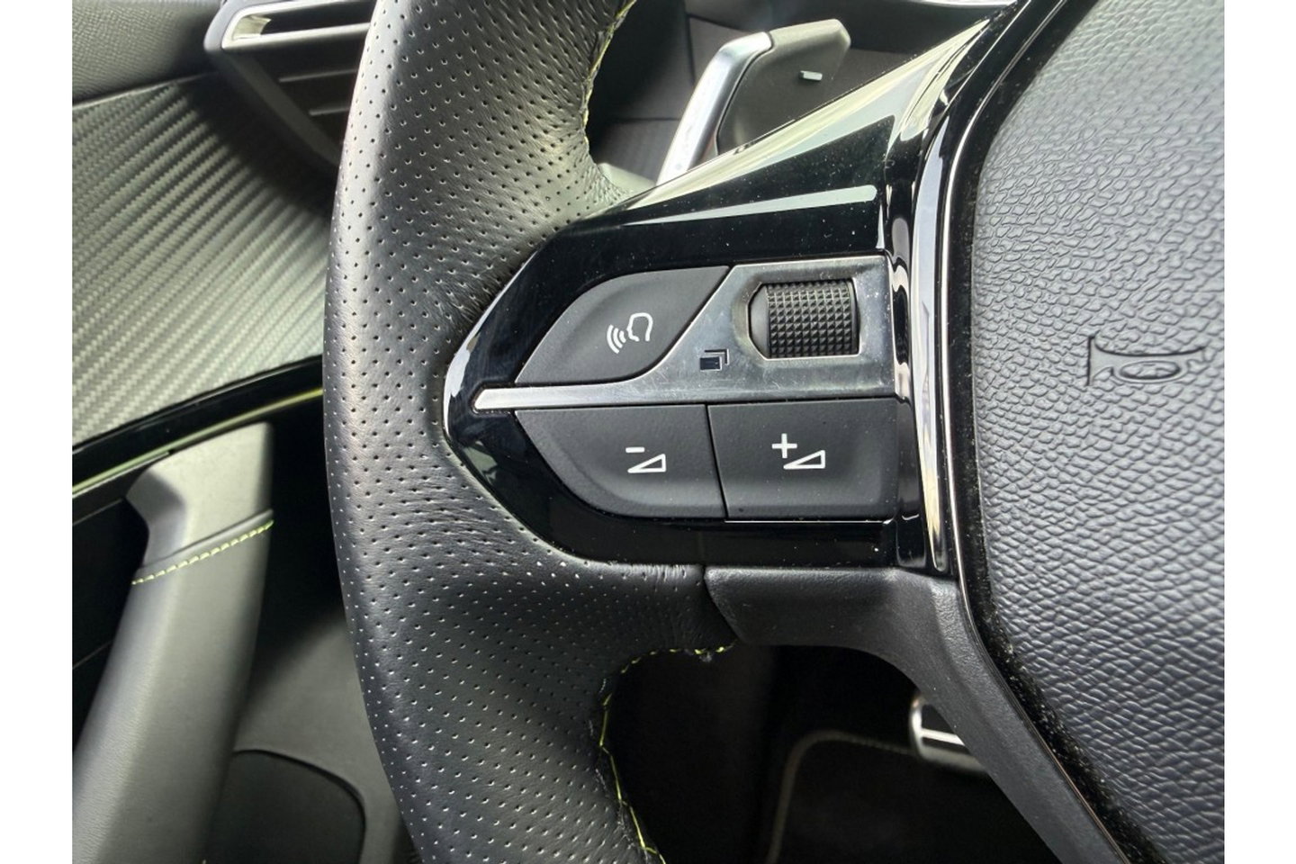 Peugeot 2008 1.2 PT GT-LINE 130PK AUTOMAAT LMV NAVI PDC-CAMERA