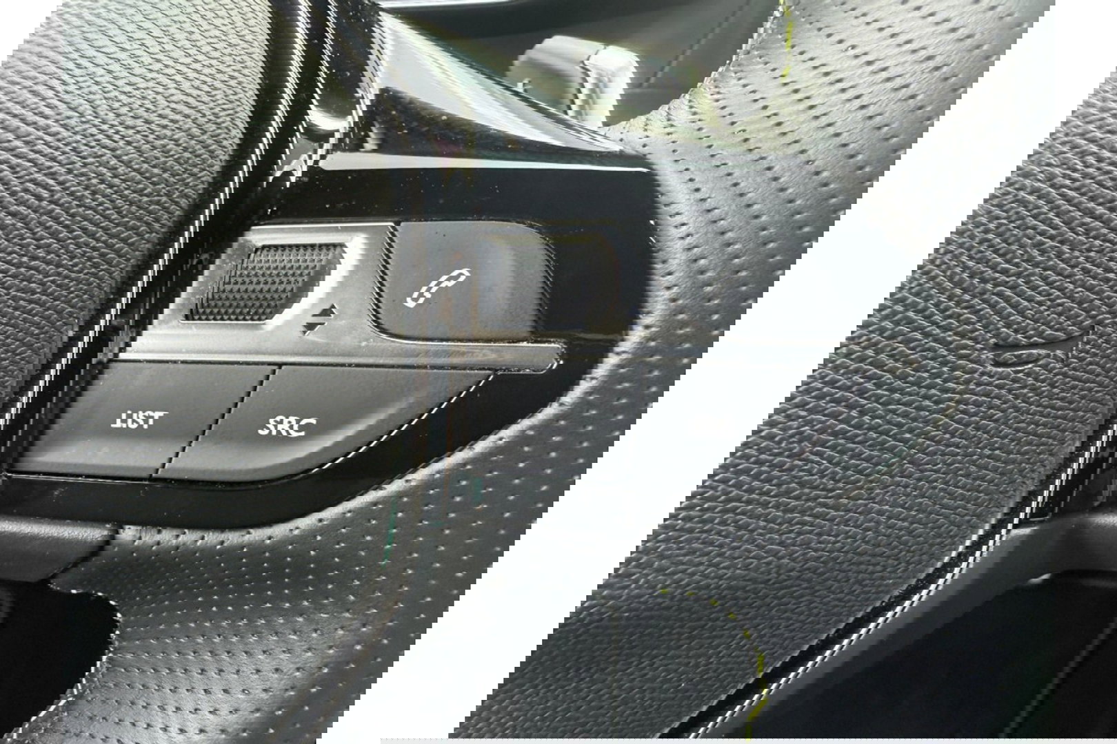 Peugeot 2008 1.2 PT GT-LINE 130PK AUTOMAAT LMV NAVI PDC-CAMERA