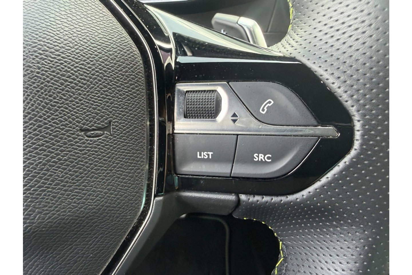 Peugeot 2008 1.2 PT GT-LINE 130PK AUTOMAAT LMV NAVI PDC-CAMERA