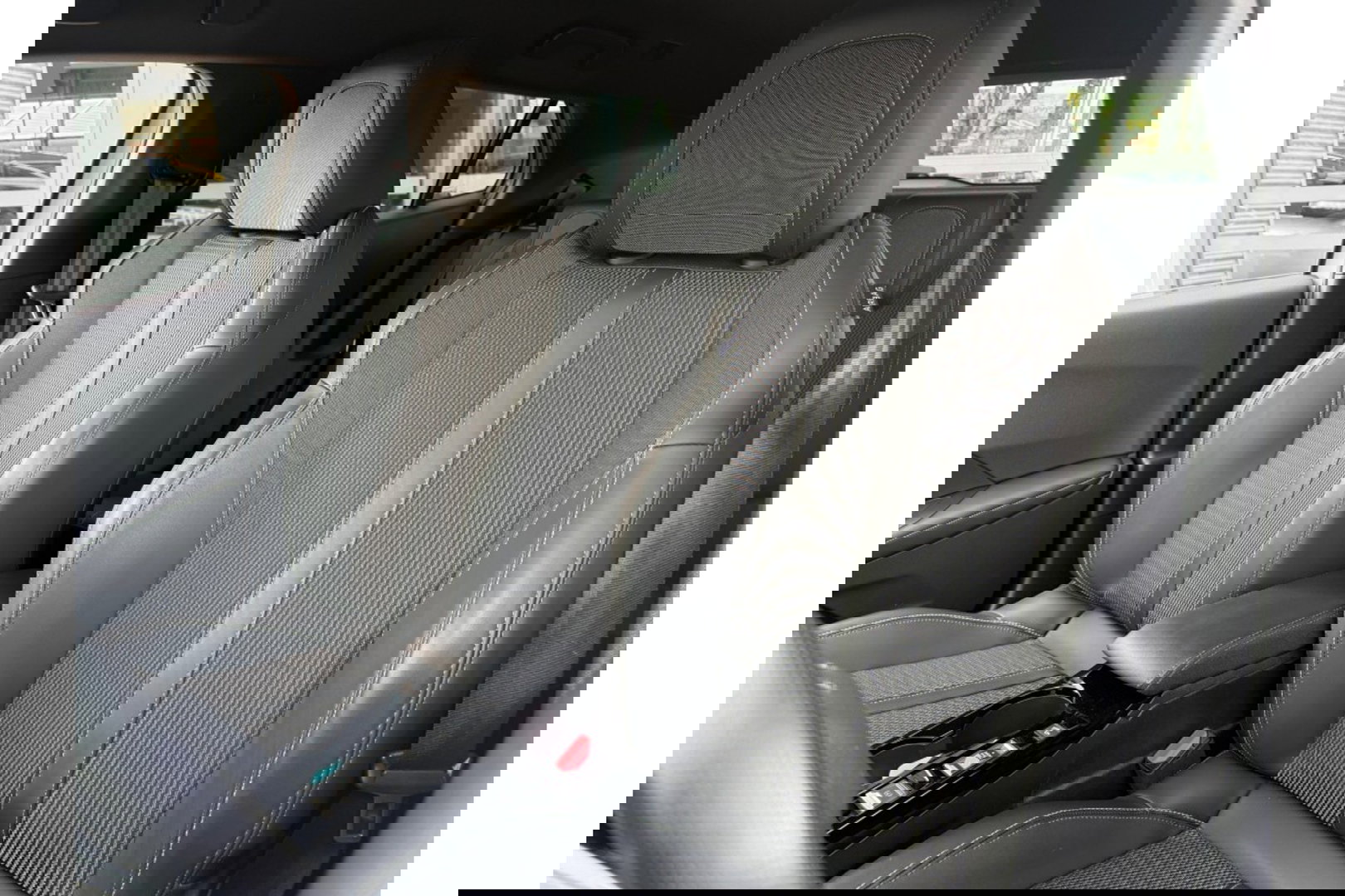 Peugeot 2008 1.2 PT GT-LINE 130PK AUTOMAAT LMV NAVI PDC-CAMERA