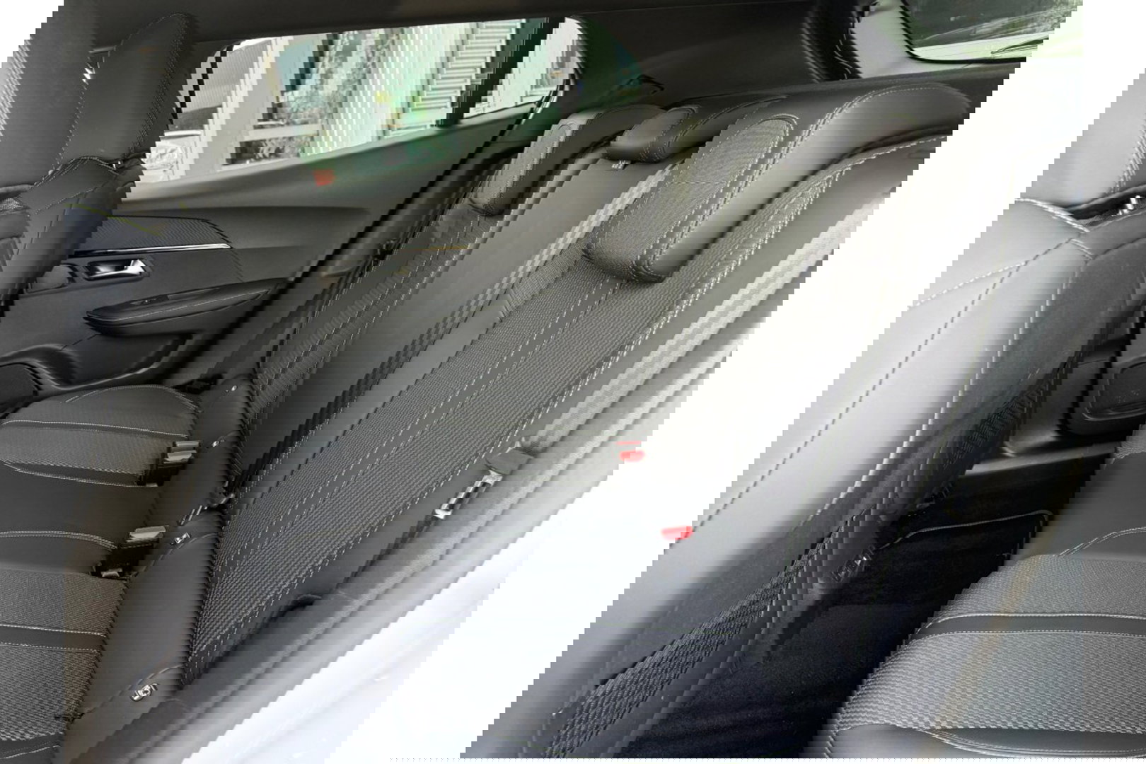 Peugeot 2008 1.2 PT GT-LINE 130PK AUTOMAAT LMV NAVI PDC-CAMERA