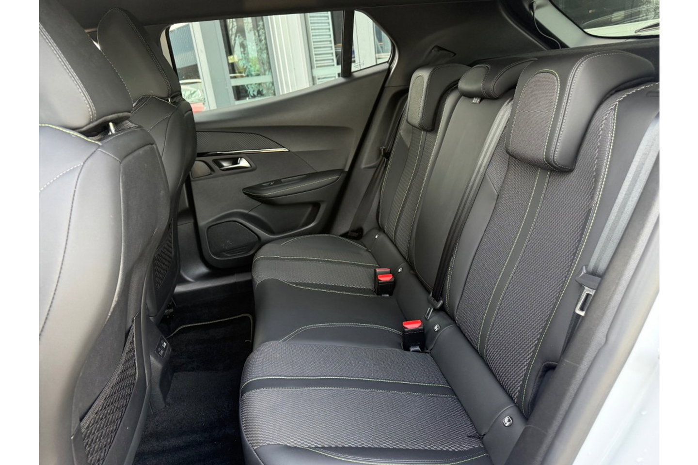 Peugeot 2008 1.2 PT GT-LINE 130PK AUTOMAAT LMV NAVI PDC-CAMERA