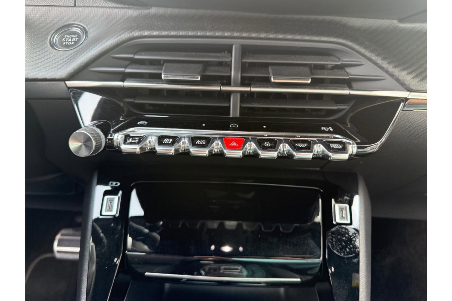 Peugeot 2008 1.2 PT GT-LINE 130PK AUTOMAAT LMV NAVI PDC-CAMERA