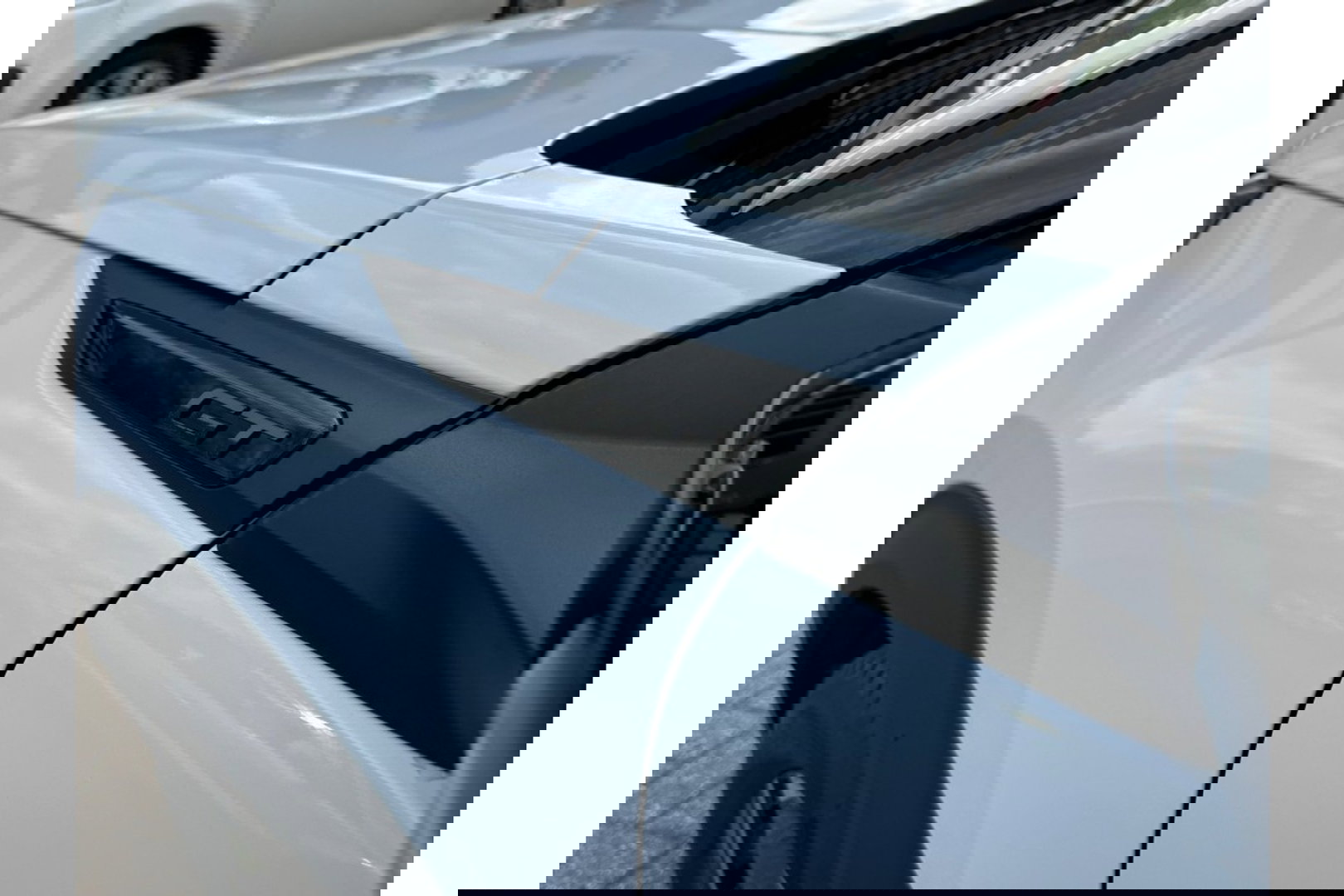 Peugeot 2008 1.2 PT GT-LINE 130PK AUTOMAAT LMV NAVI PDC-CAMERA