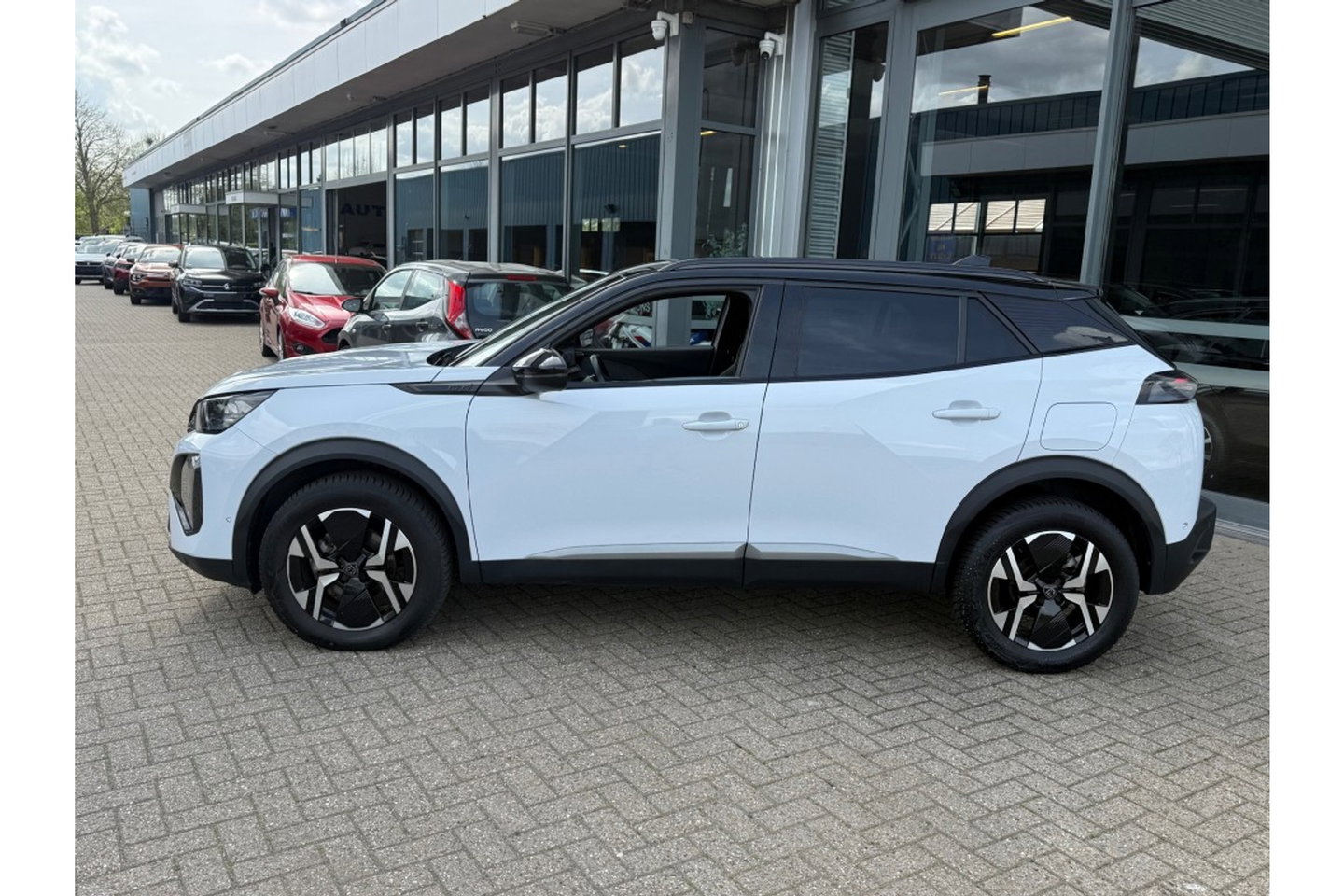 Peugeot 2008 1.2 PT GT-LINE 130PK AUTOMAAT LMV NAVI PDC-CAMERA