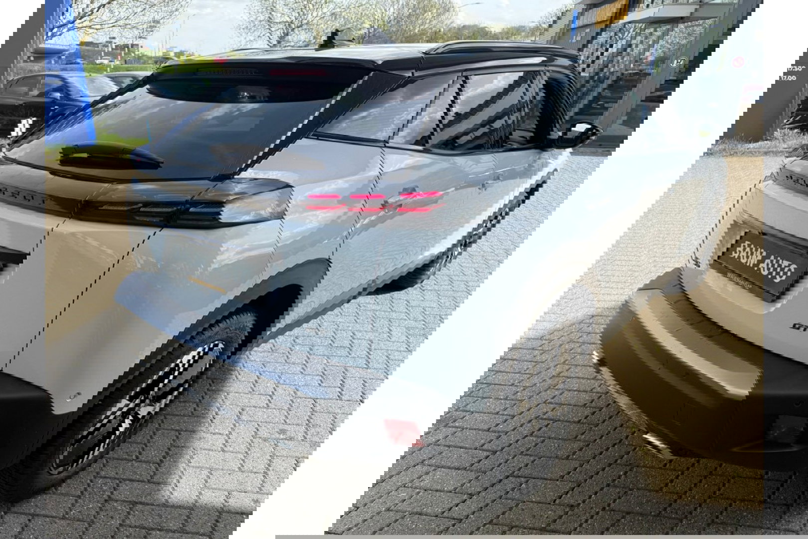 Peugeot 2008 1.2 PT GT-LINE 130PK AUTOMAAT LMV NAVI PDC-CAMERA